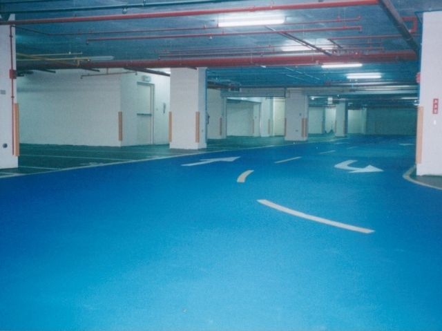 堅石克停車場